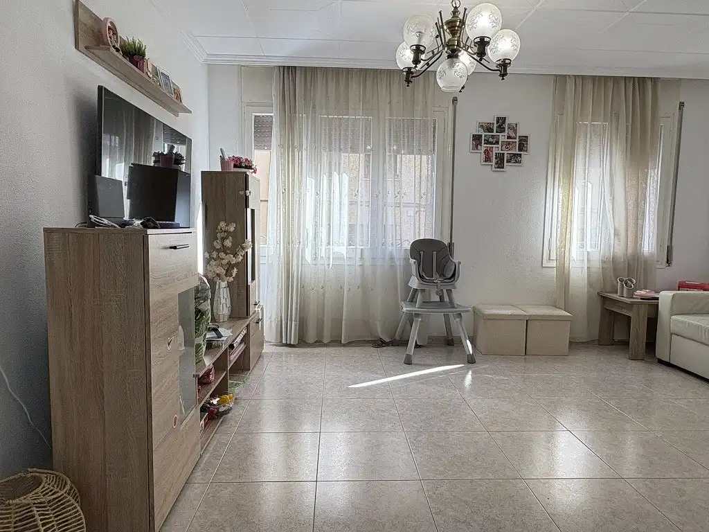 Sala d'estar de Pis en venda en Olot amb Calefacció, Traster i Balcó