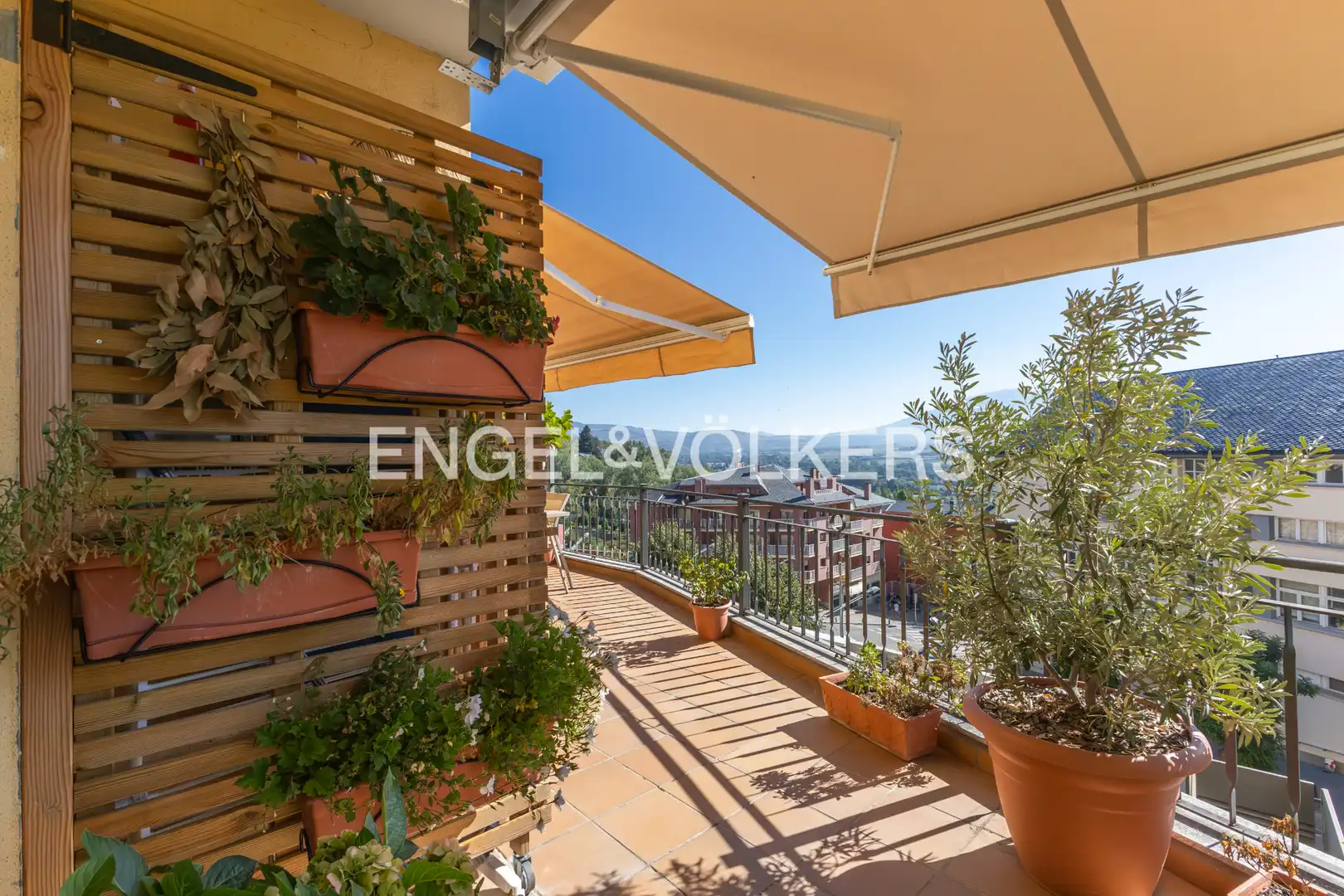 Mini appartamento con terrazza in vendita a Carrer Alfons I 42, imagen 4