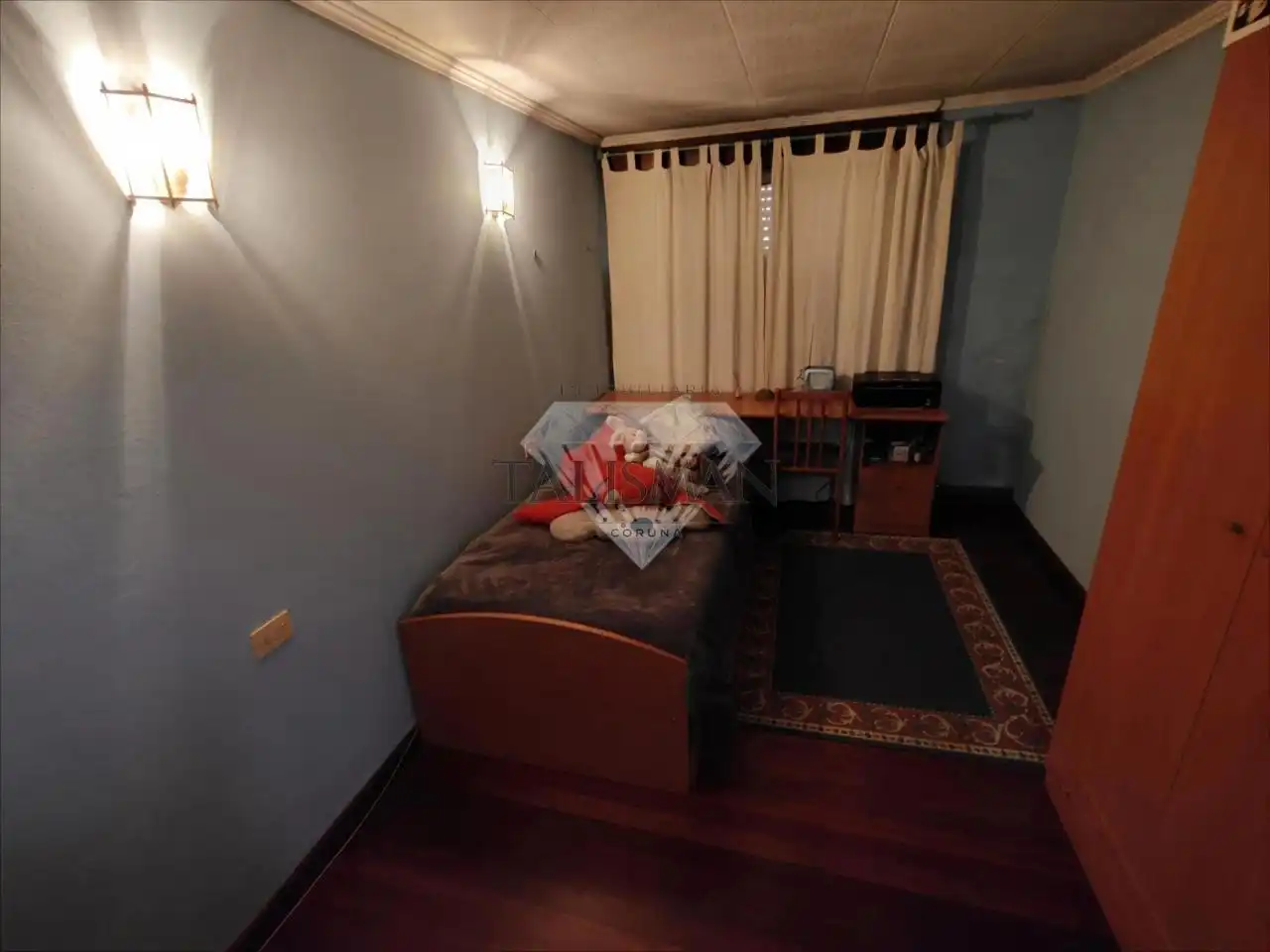 Habitación de Casa adosada en venta en Noia con Calefacción, Jardín privado y Terraza