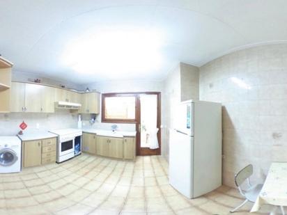 Kitchen of Flat for sale in Breda  with Heating, Terrace and Storage room