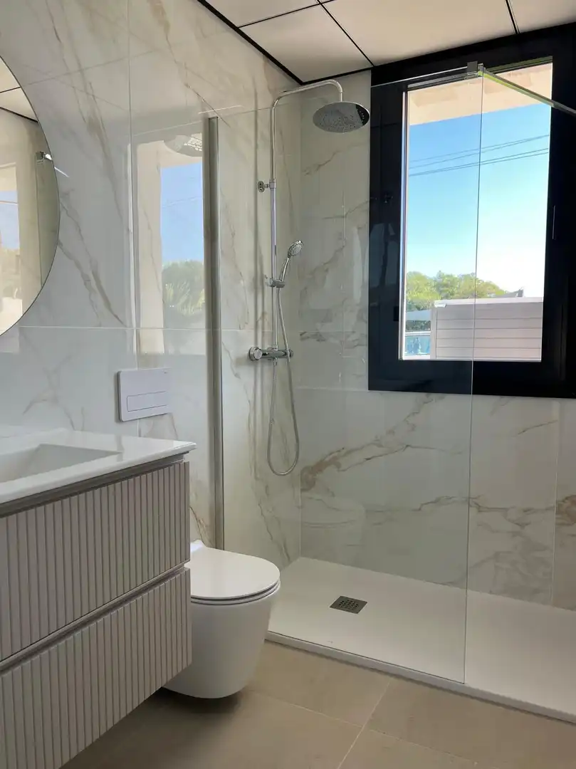 Bany de Casa o xalet en venda en Torrevieja amb Aire condicionat, Calefacció i Jardí privat