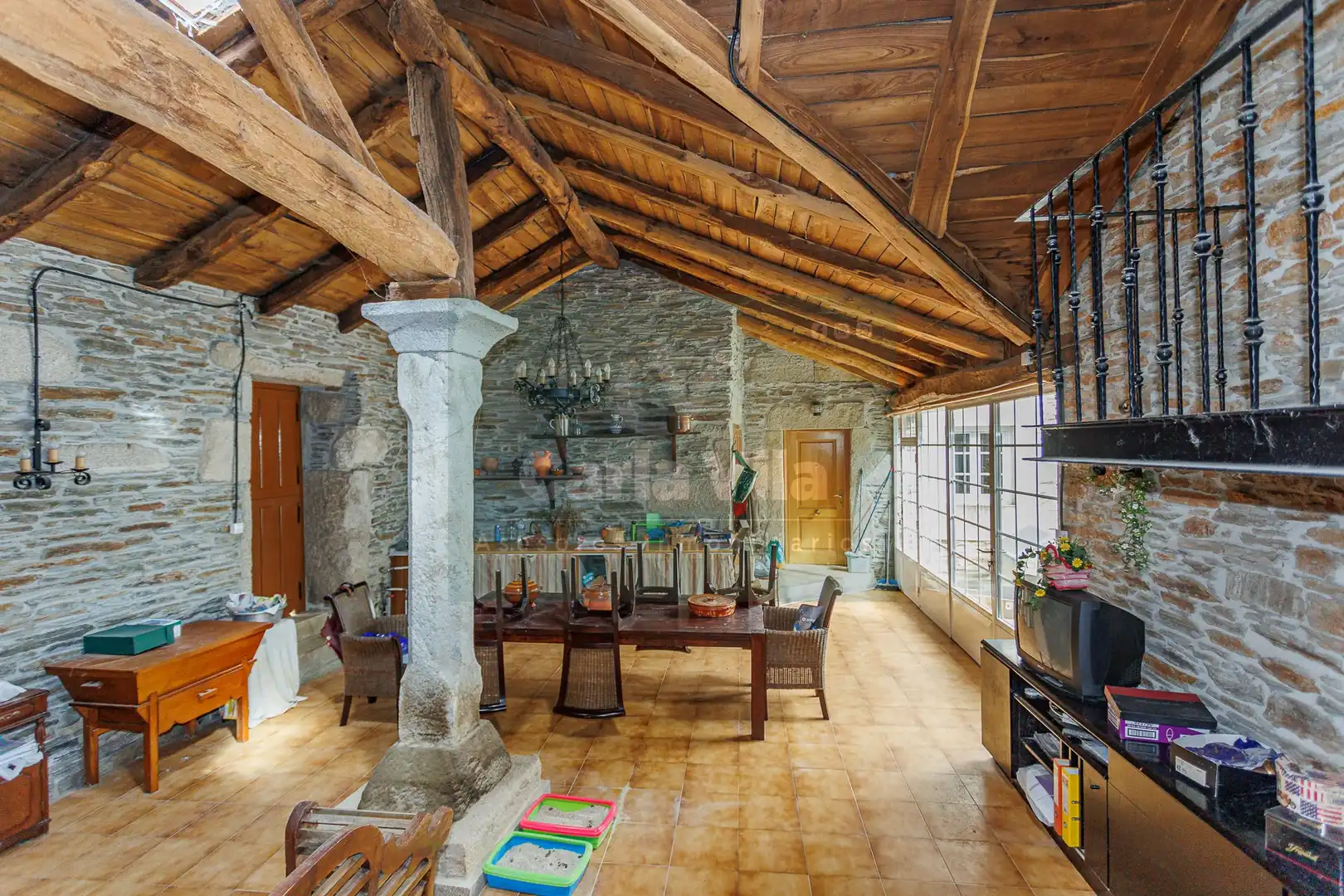 Menjador de Finca rústica en venda en Lugo amb Jardí privat, Parquet i Terrassa