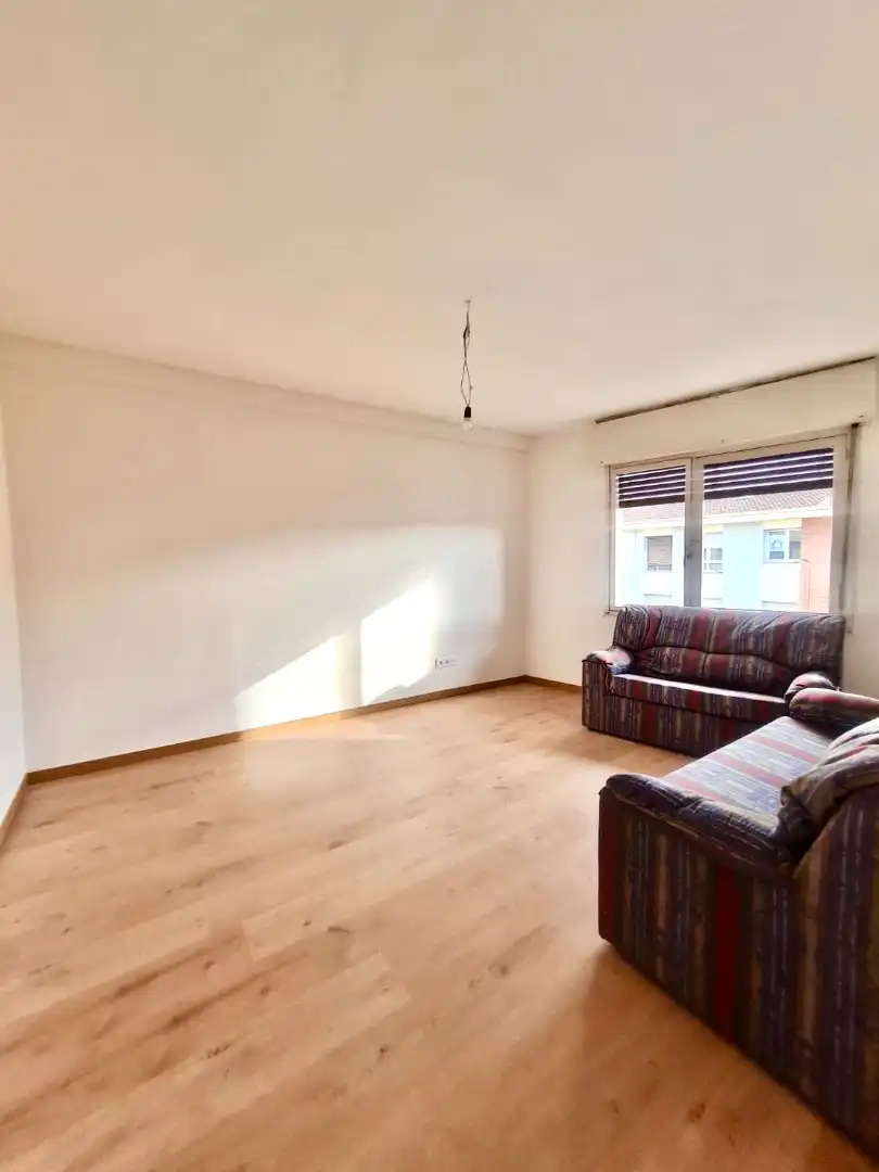 Sala d'estar de Pis en venda en Gijón  amb Jardí privat, Parquet i Traster
