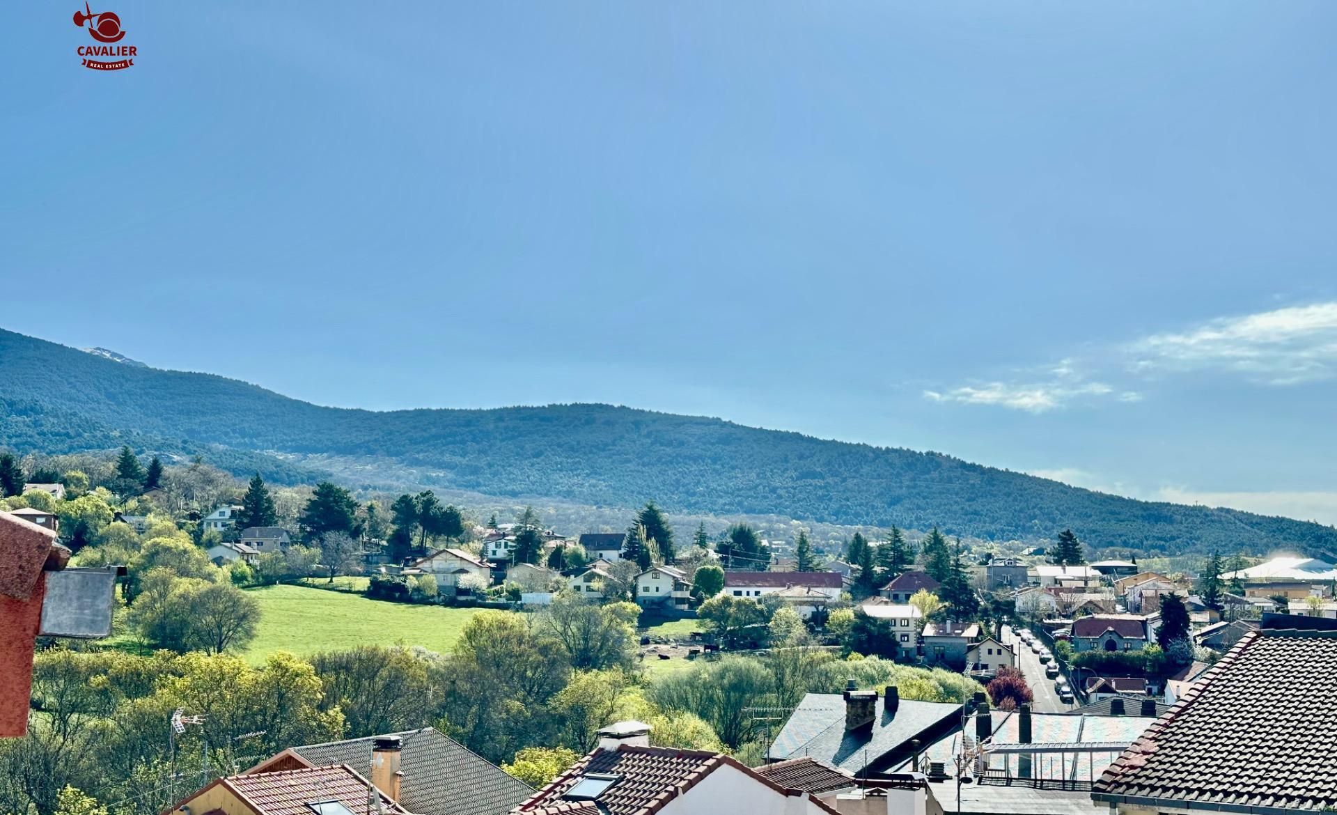 Vista exterior de Pis de lloguer en Cercedilla amb Calefacció, Terrassa i Balcó
