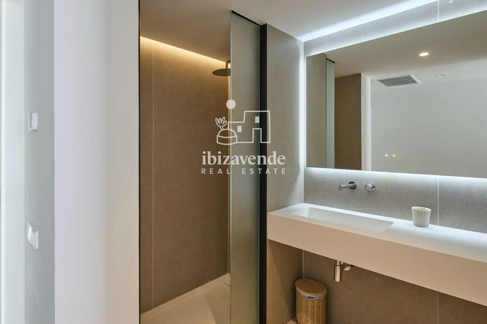 Baño de Casa o chalet de alquiler en Santa Eulària des Riu con Aire acondicionado, Calefacción y Jardín privado