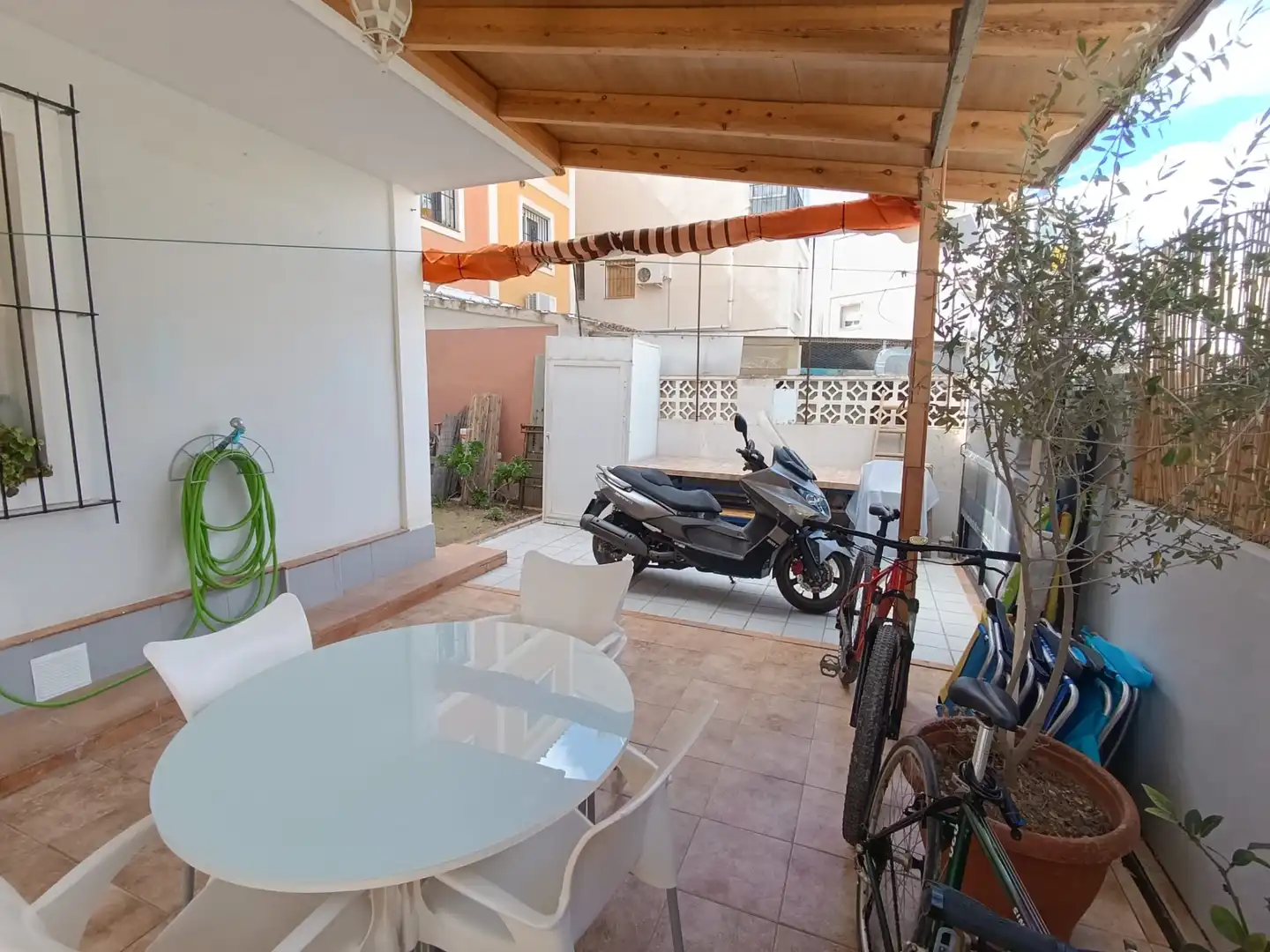 Vista exterior de Casa o chalet en venta en Villajoyosa / La Vila Joiosa con Jardín privado, Terraza y Balcón