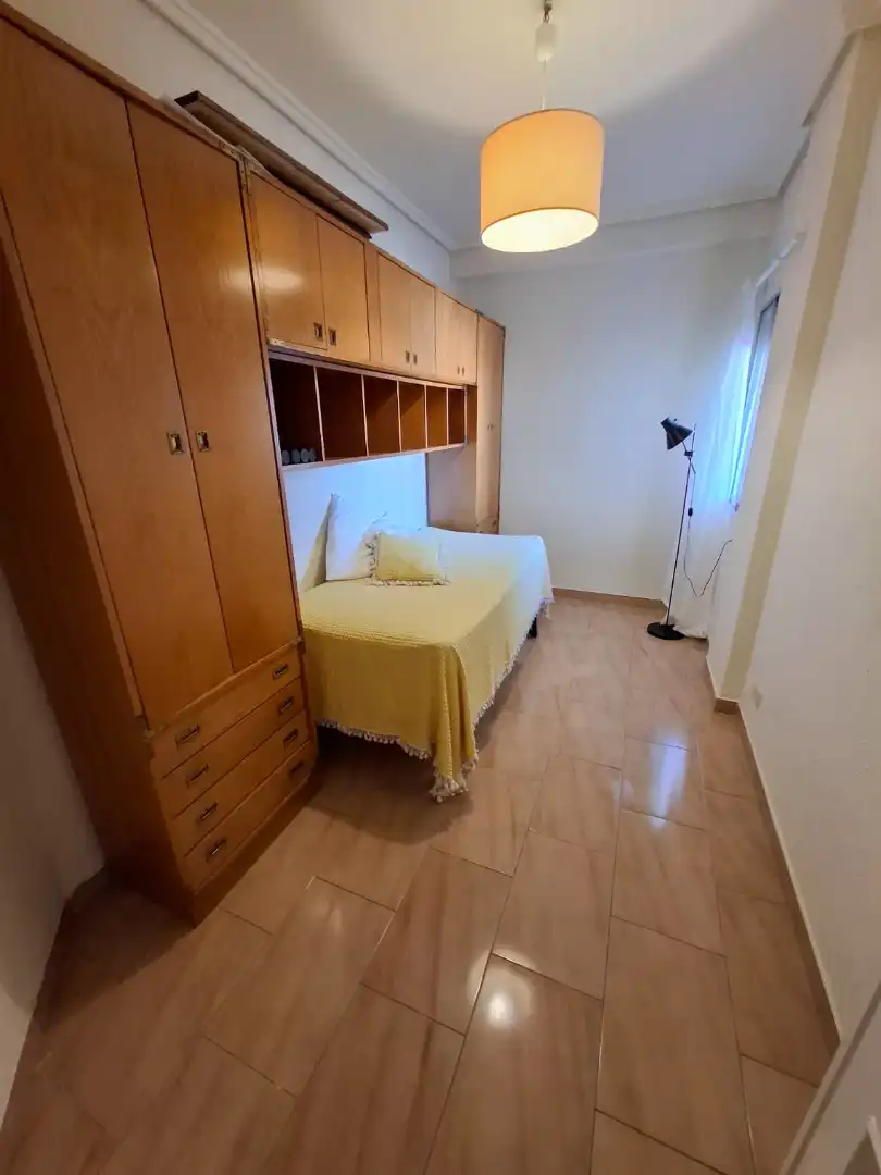 Schlafzimmer von Wohnung zum Verkauf in Valencia mit Möbliert und Balkon