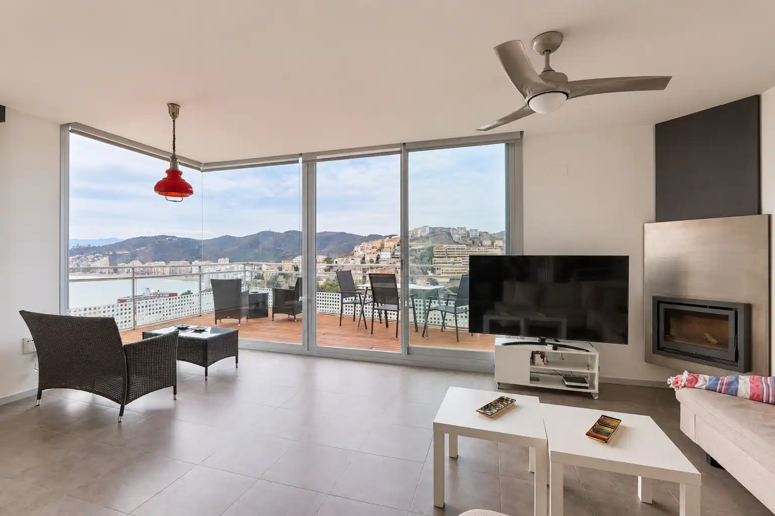 Chalet con terraza en venta en Calle de la Serra Mariola