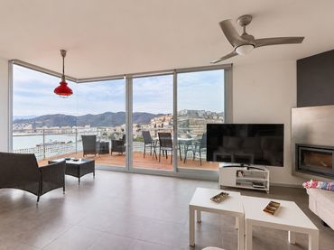 Villa avec balcon à vendre à Calle de la Serra Mariola