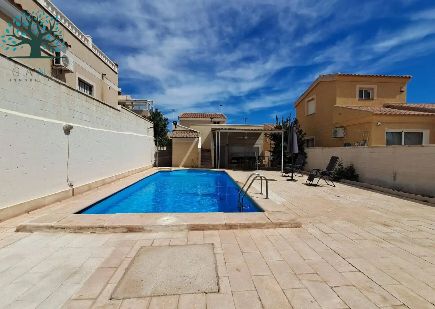 Villa mit Pool zum Verkauf in Avenida Cabo de la Nao