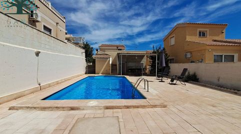 VIVIENDA INDEPENDIENTE CON PISCINA EN ALAMILLO