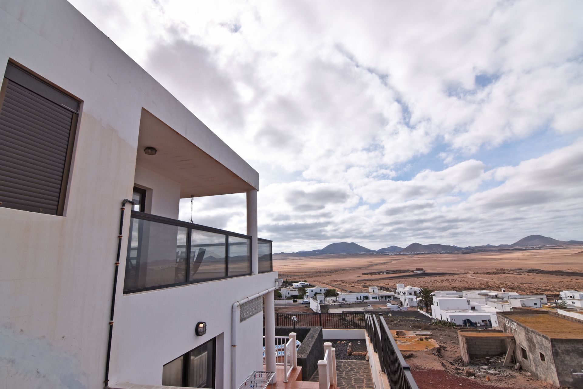 Vista exterior de Casa o xalet en venda en Teguise amb Jardí privat, Terrassa i Traster