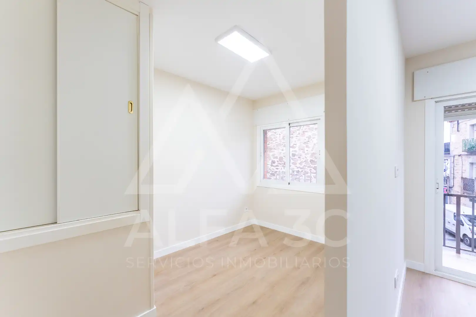 Habitación de Piso en venta en Miraflores de la Sierra con Calefacción, Terraza y Horno