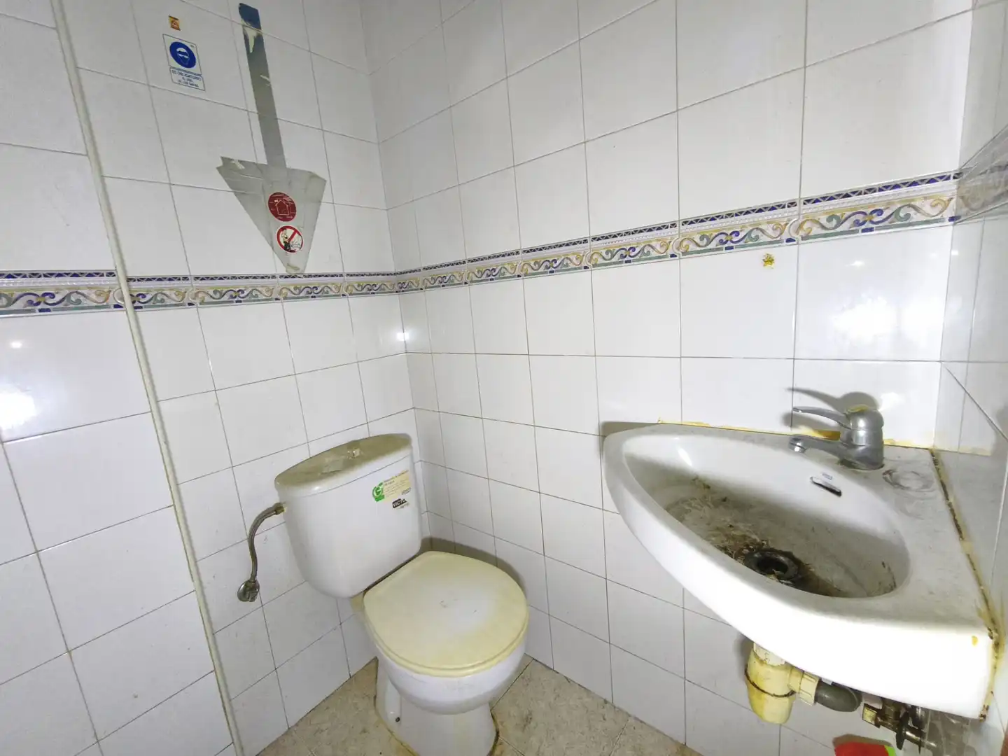 Baño de Local en venta en Altsasu / Alsasua