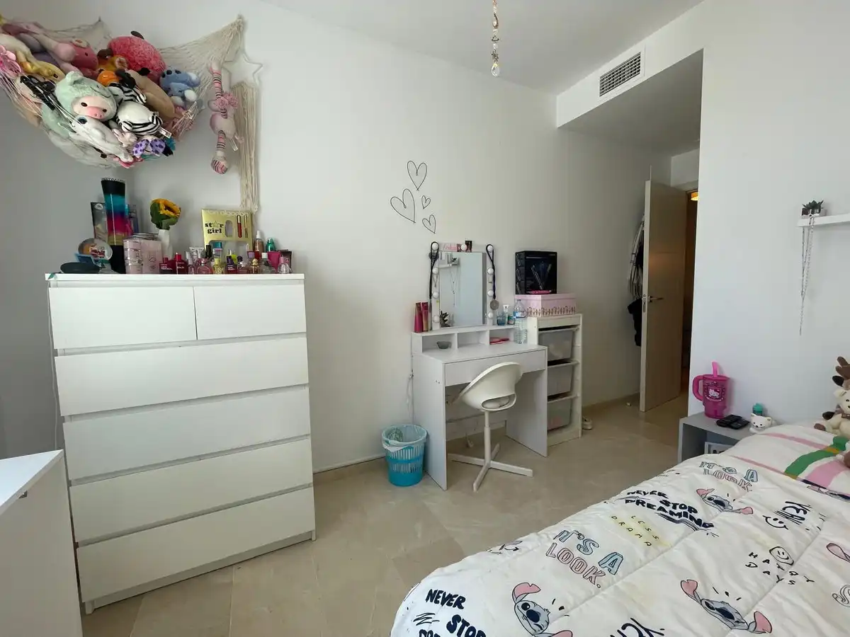 Dormitori de Dúplex en venda en Estepona amb Aire condicionat, Jardí privat i Terrassa