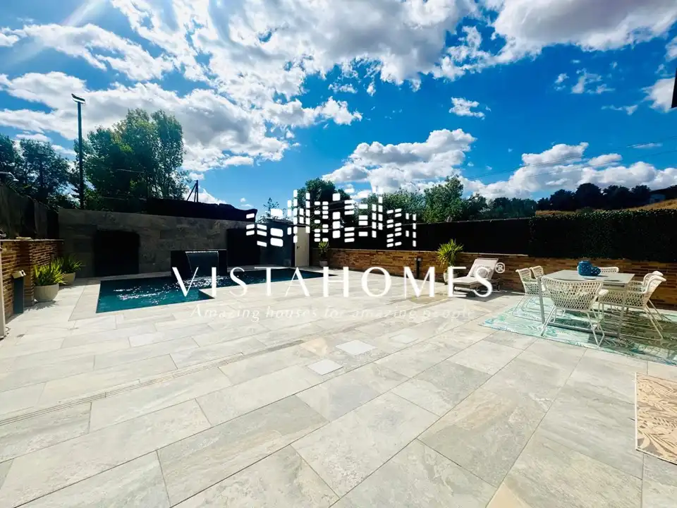 Terrasse von Einfamilien-Reihenhaus zum Verkauf in San Agustín del Guadalix mit Klimaanlage, Heizung und Terrasse