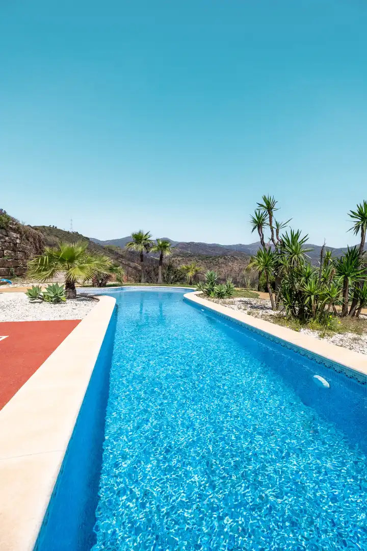 Piscina de Finca rústica en venta en Estepona con Aire acondicionado, Terraza y Trastero