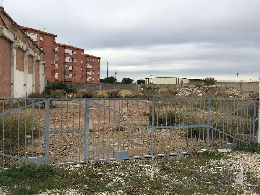 Lands and plots for sale in Carrer de la Germana Mercè Santacana, imagen 4