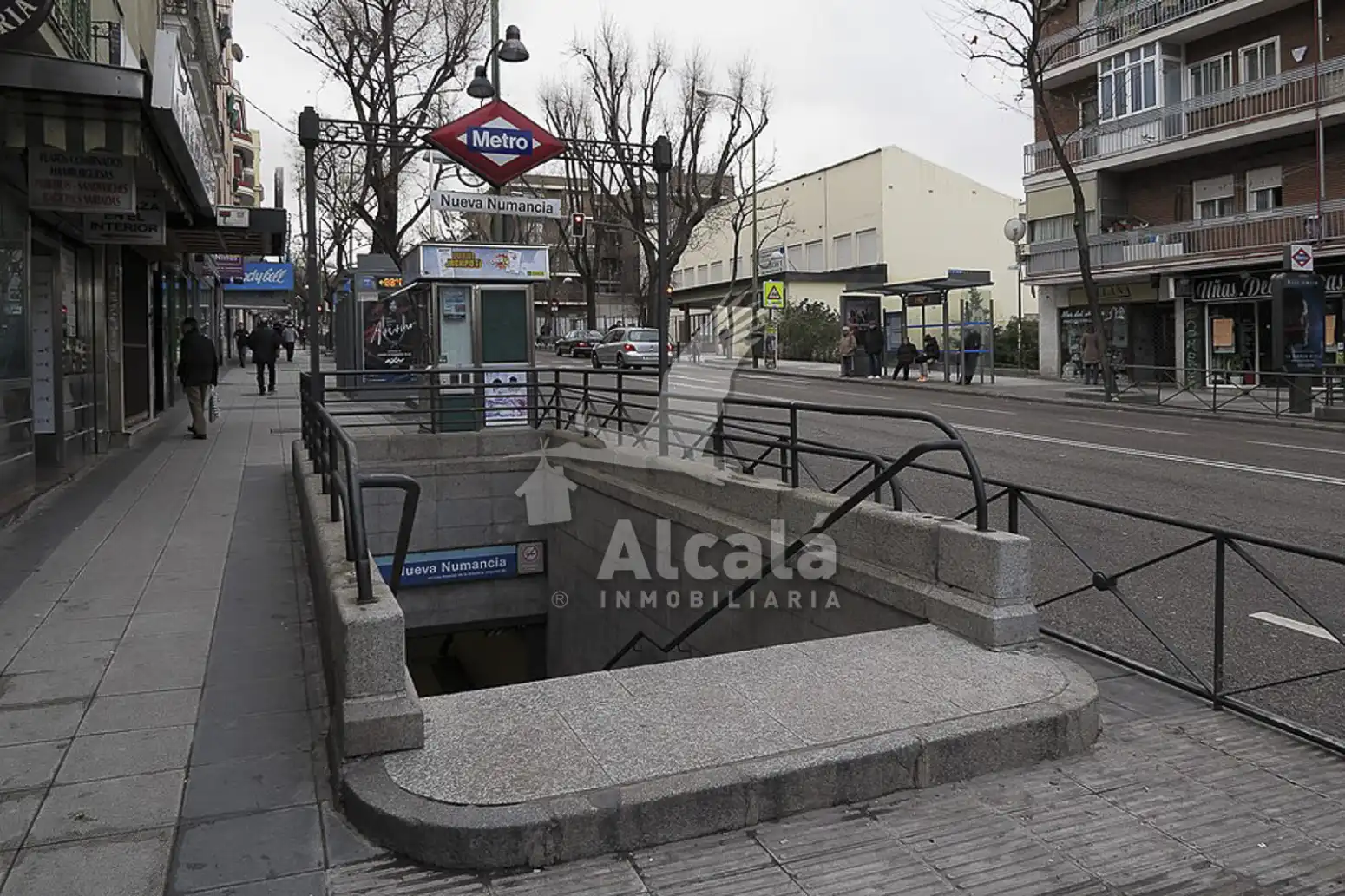 Vista exterior de Pis en venda en Madrid amb Calefacció