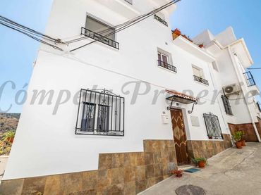 Haus mit Balkon zum Verkauf in Torrox Pueblo