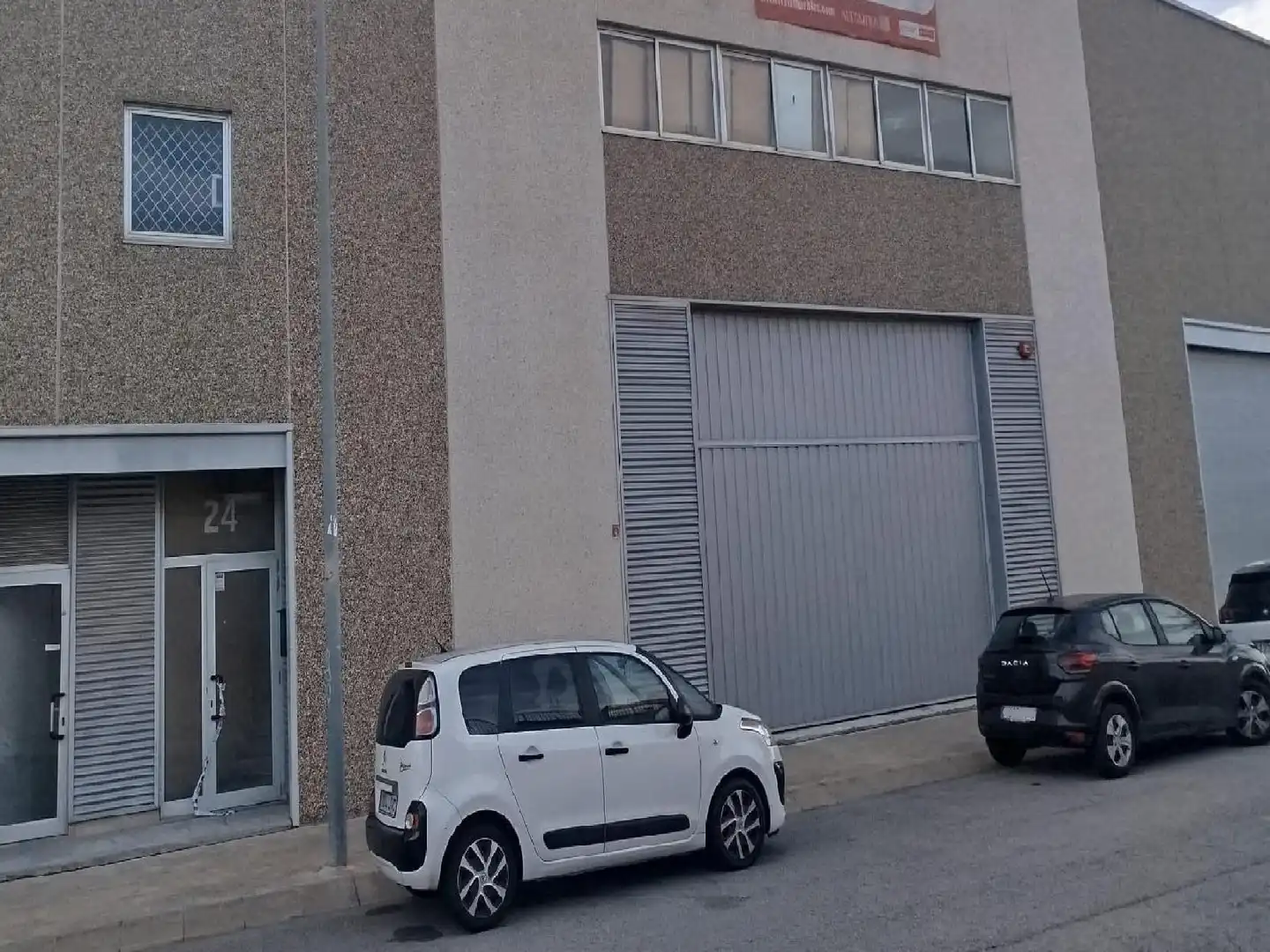 Nave industrielle à vendre à FRANCESC LAYRET 12