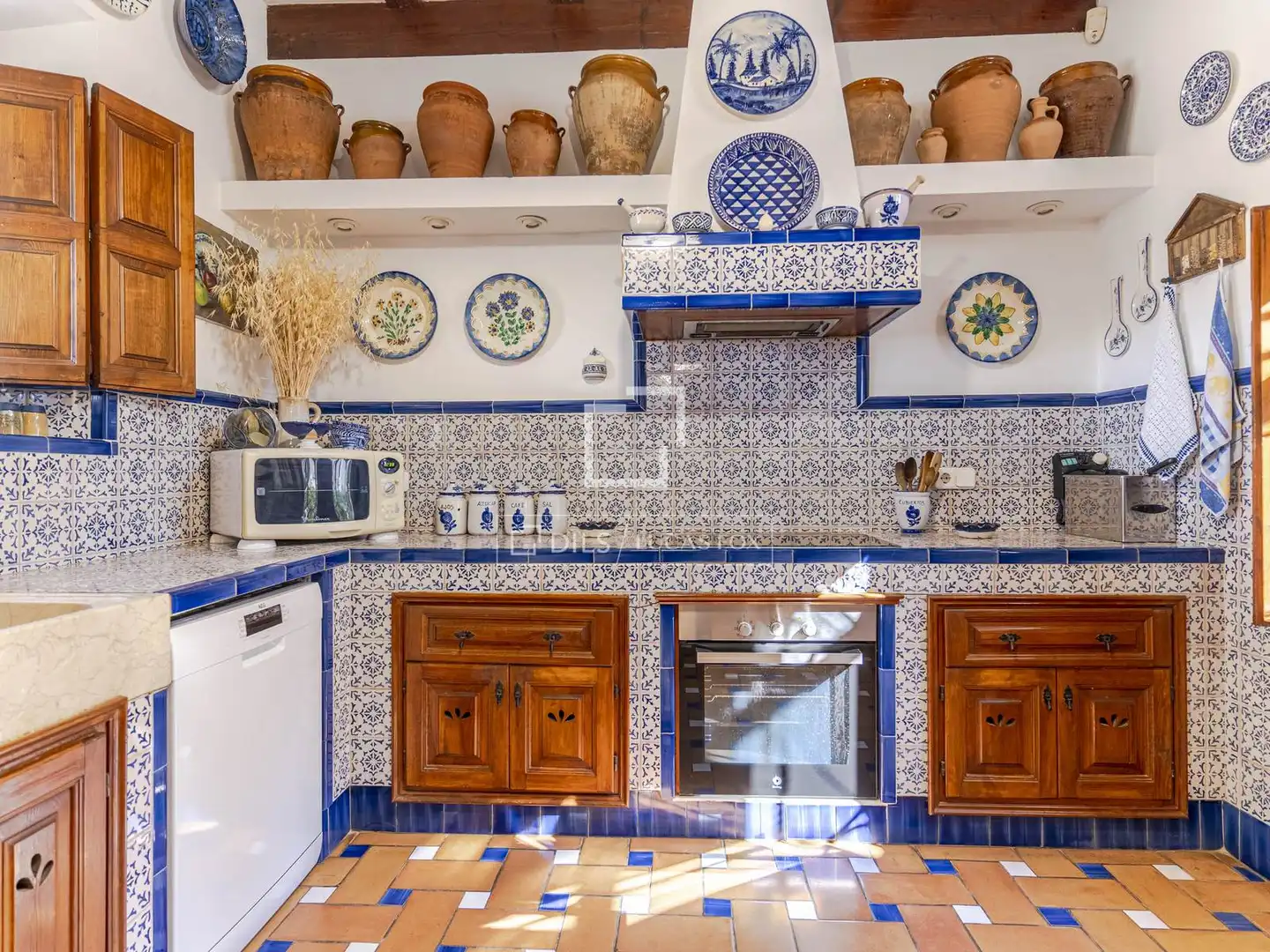 Cuina de Finca rústica en venda en Motril amb Aire condicionat, Calefacció i Jardí privat