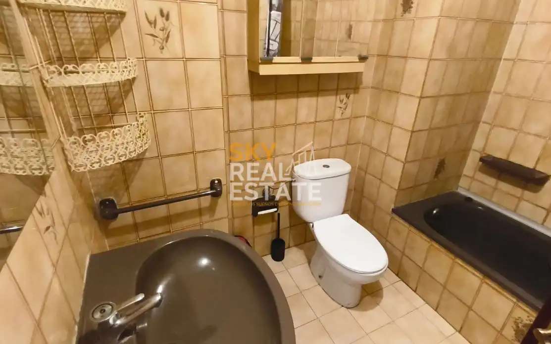 Bathroom of Flat for sale in Dénia  with Air Conditioner, Oven and Washing machine