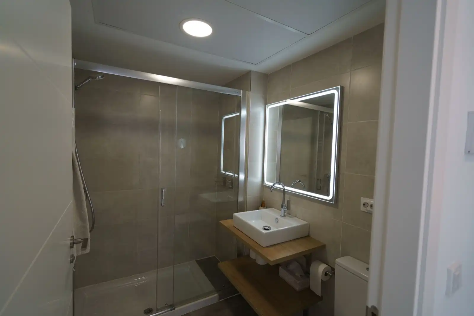 Bany de Apartament de lloguer en El Campello amb Aire condicionat, Calefacció i Terrassa