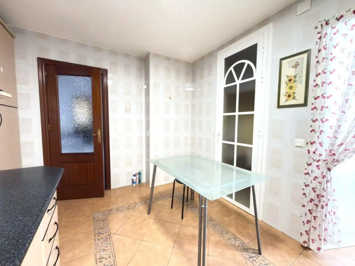 Comedor de Piso en venta en Málaga con Terraza y Piscina comunitaria