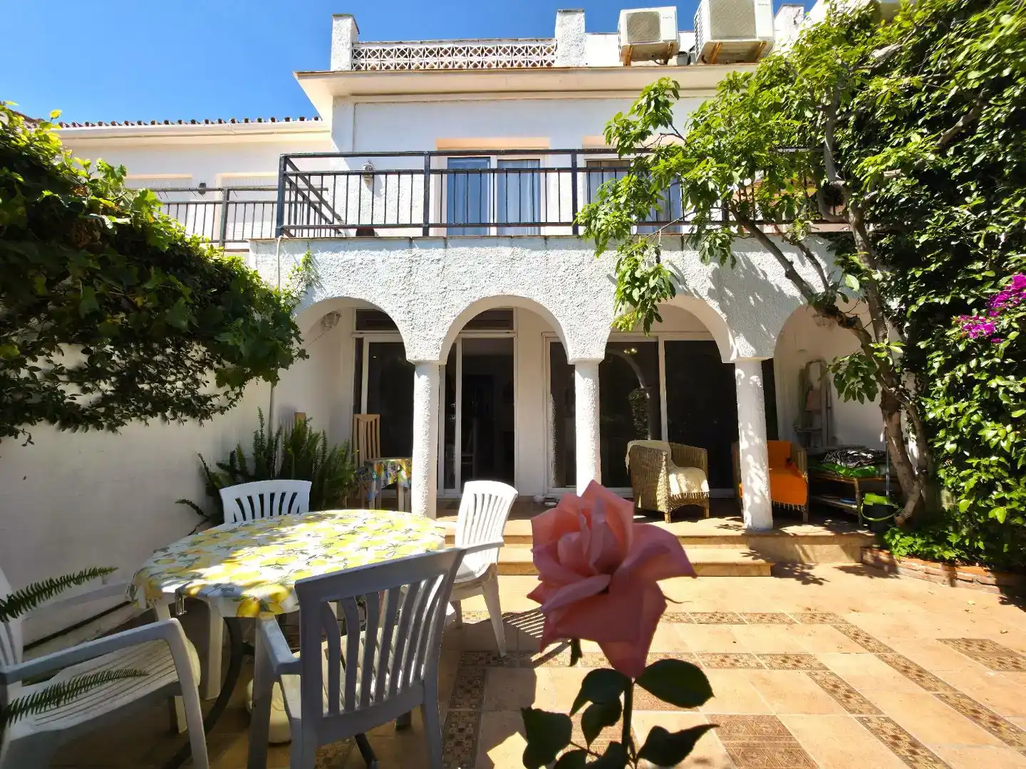 Jardí de Casa adosada en venda en Marbella amb Aire condicionat i Balcó