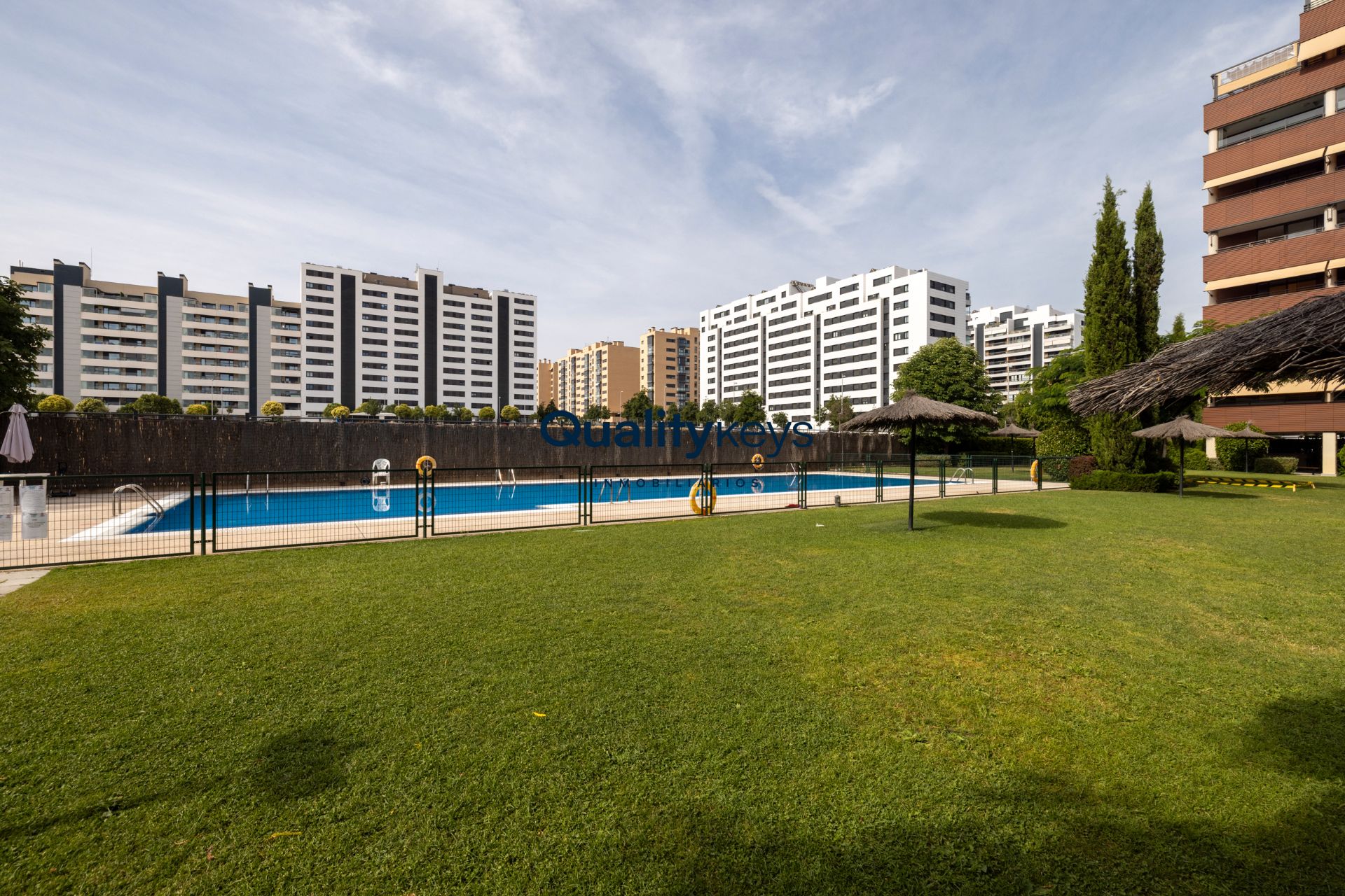 Swimming pool of Flat for sale in  Madrid Capital  with Air Conditioner, Heating and Parquet flooring