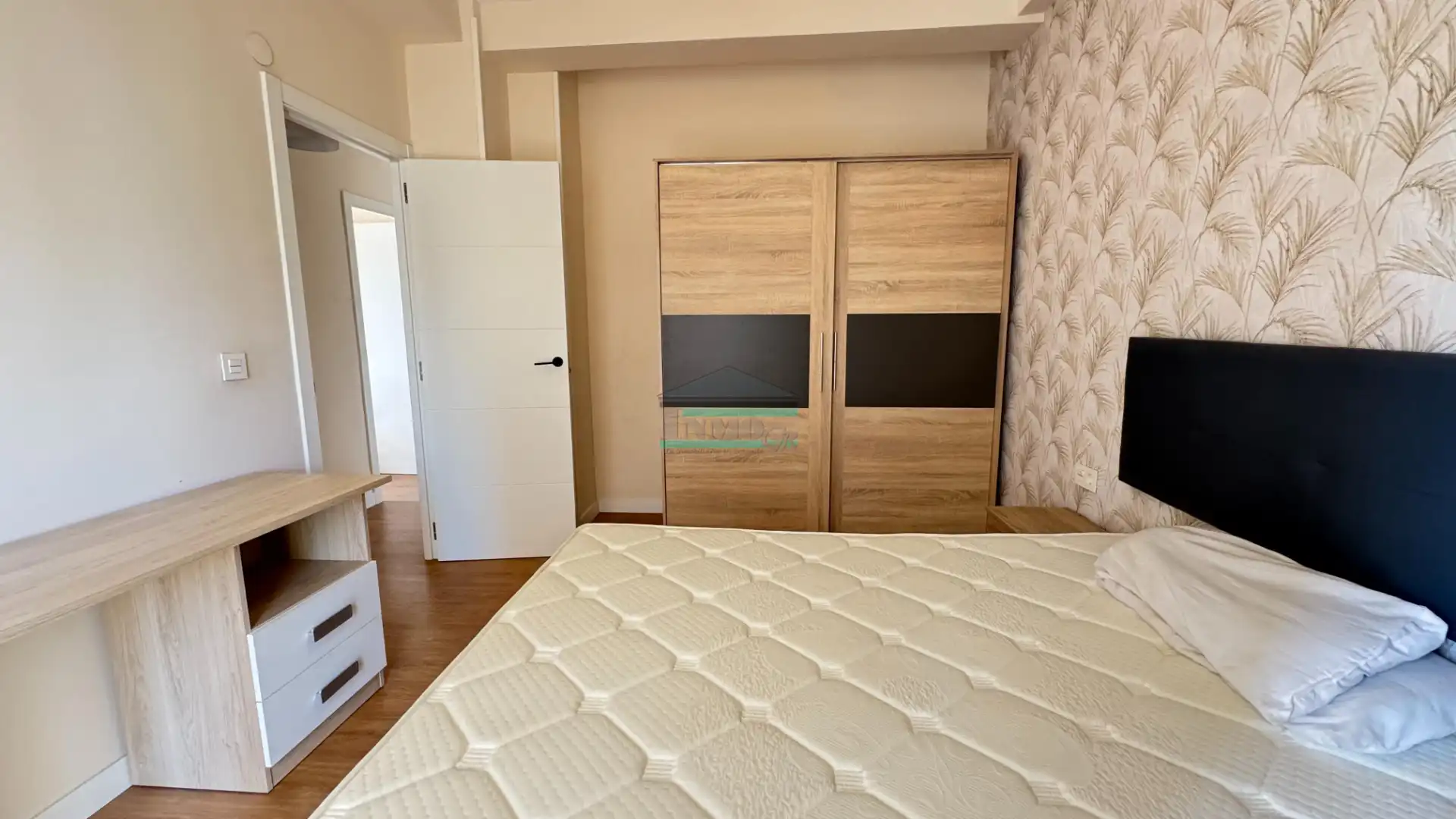 Bedroom of Flat for rent in Granada  with Air Conditioner, Heating and Terrace
