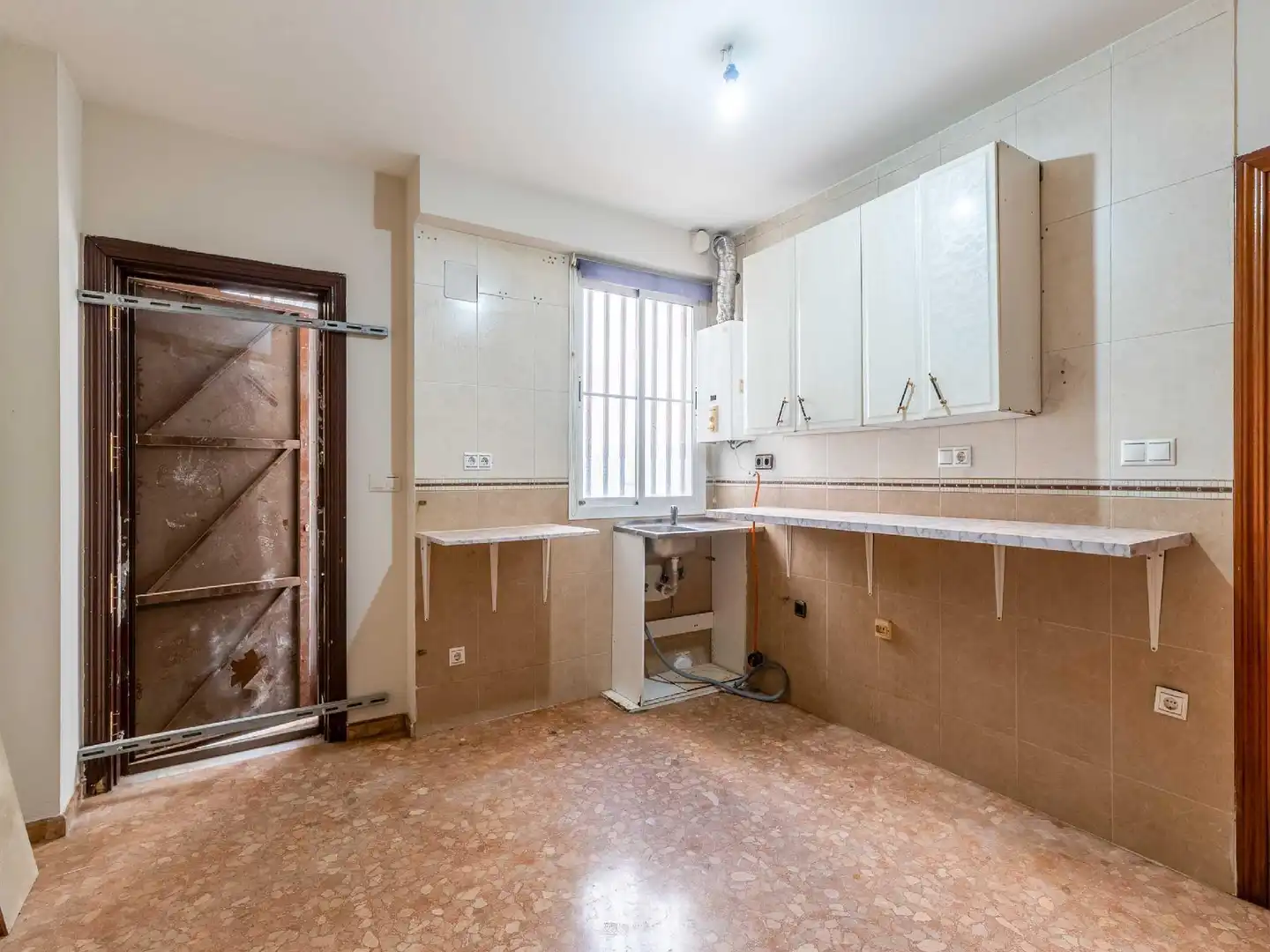 Cocina de Piso en venta en Lucena con Trastero
