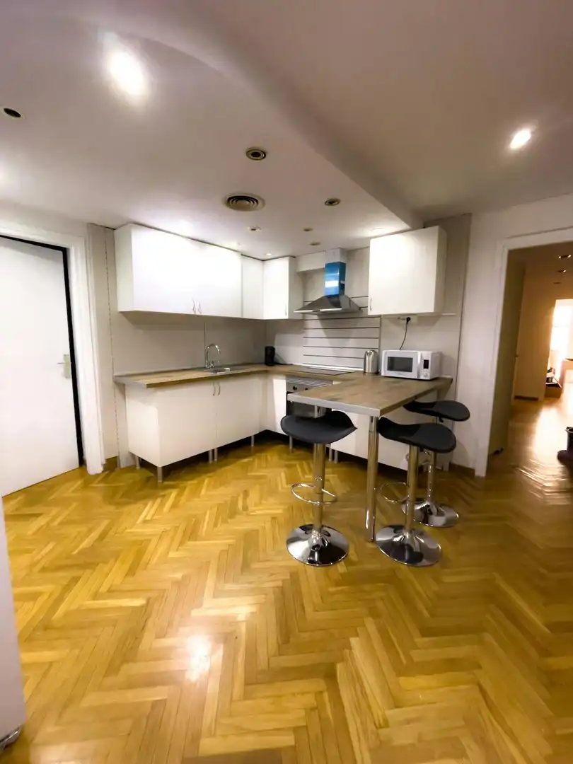Cocina de Piso para compartir en Barcelona con Aire acondicionado, Calefacción y Amueblado
