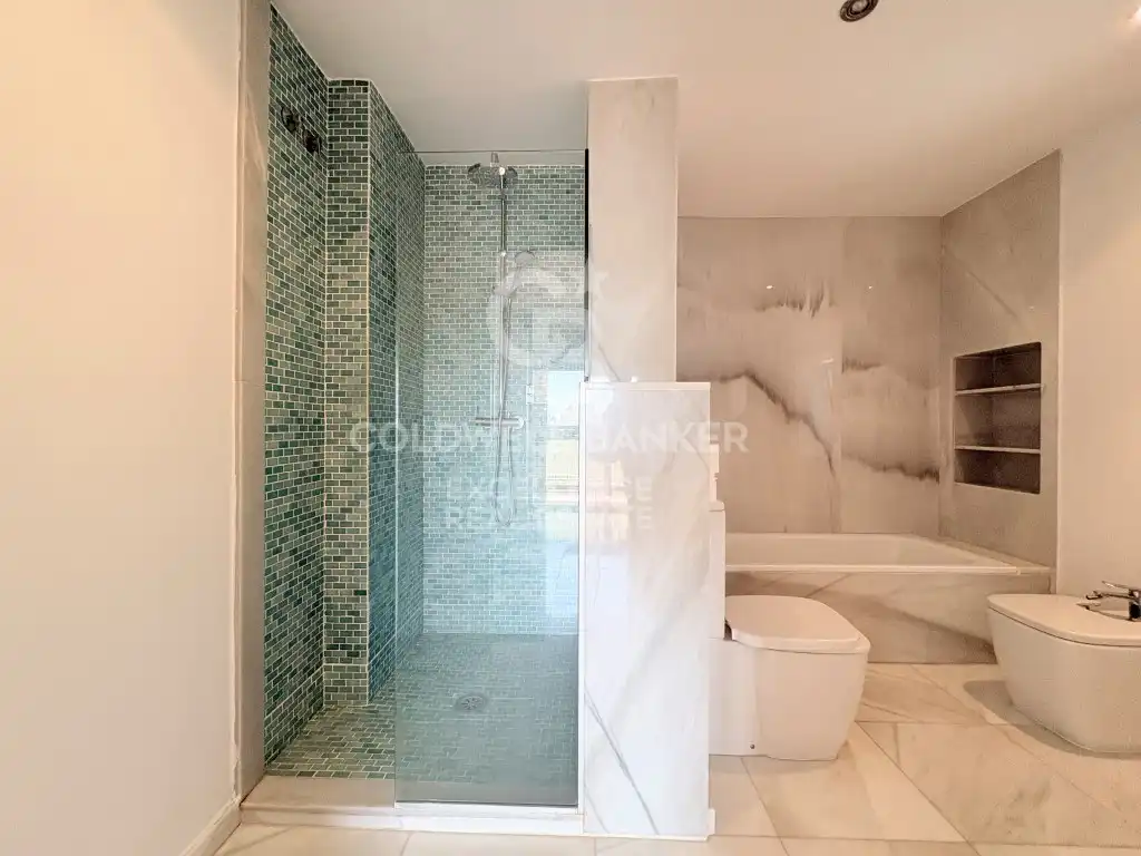Baño de Piso de alquiler en Valencia con Terraza
