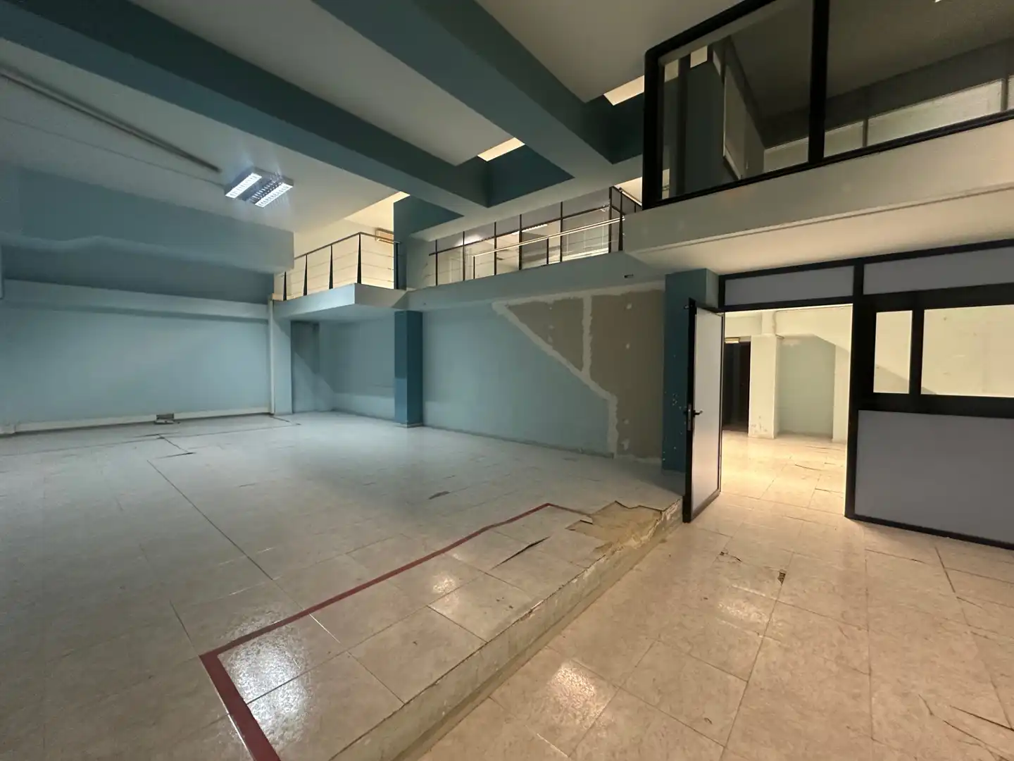 Local comercial en venta en Carrer de Violant d'Hongria Reina d'Aragó 89, imagen 4