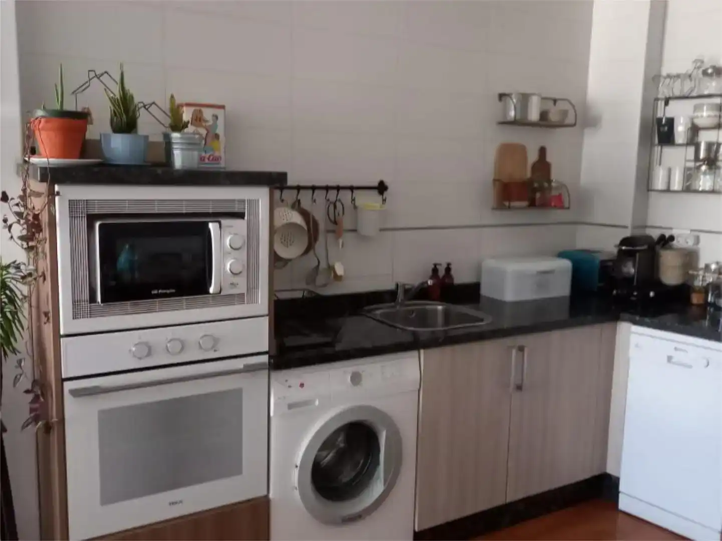 Küche von Wohnung zur Miete in Villadangos del Páramo mit Parkett, Abstellraum und Möbliert