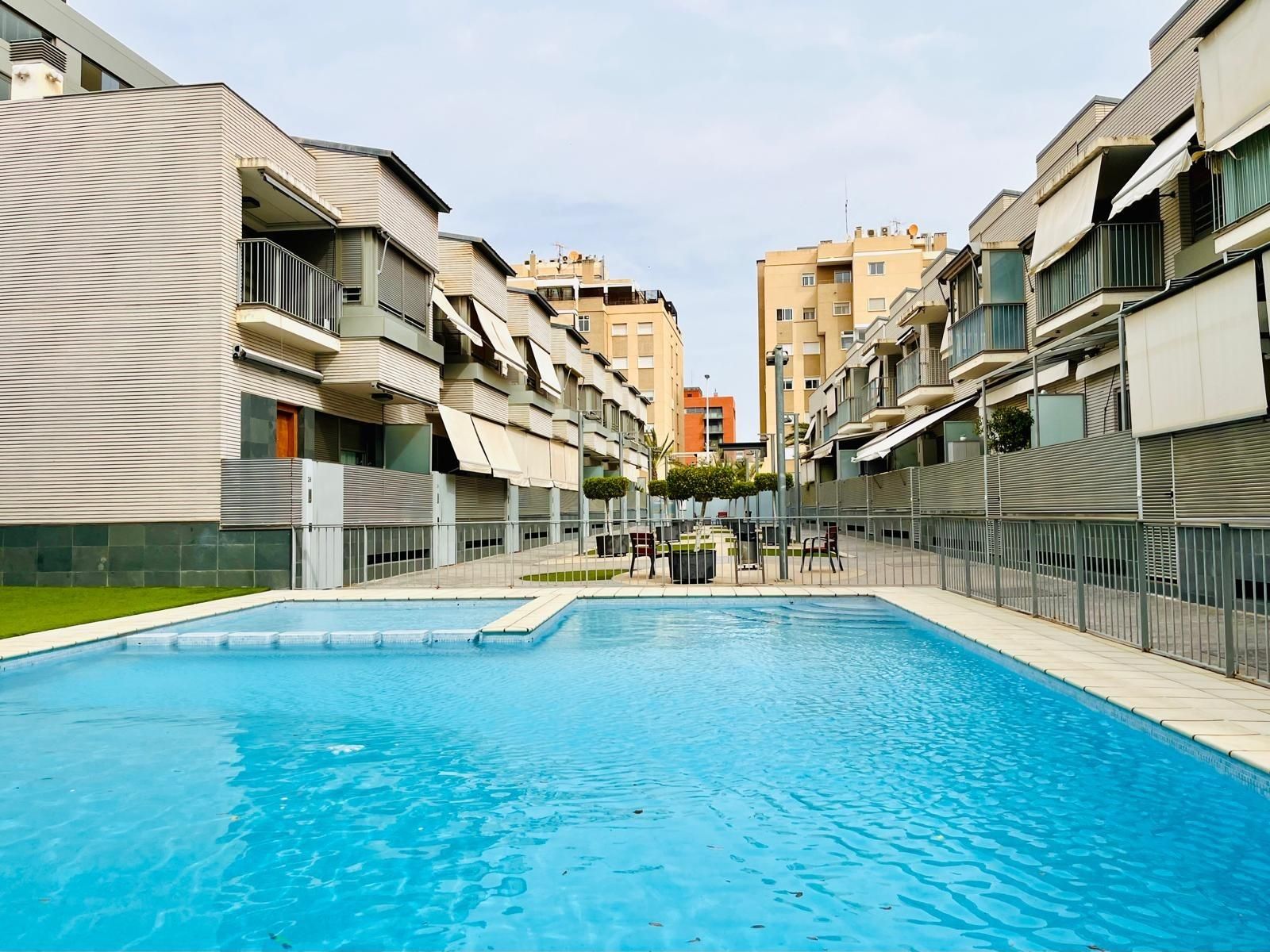Piscina de Dúplex en venda en Elche / Elx amb Aire condicionat, Calefacció i Terrassa