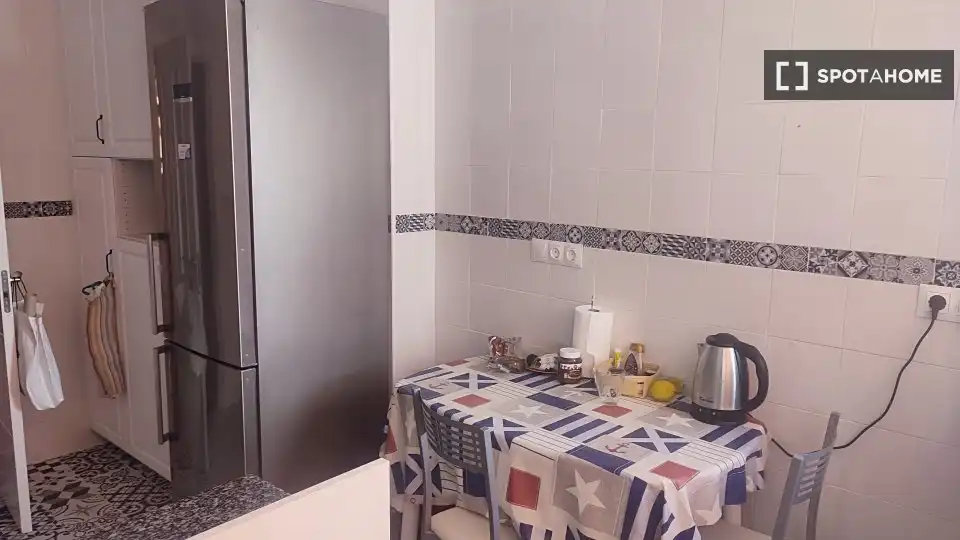 Kitchen of Flat for share in Málaga  with Air Conditioner, Terrace and Furnished