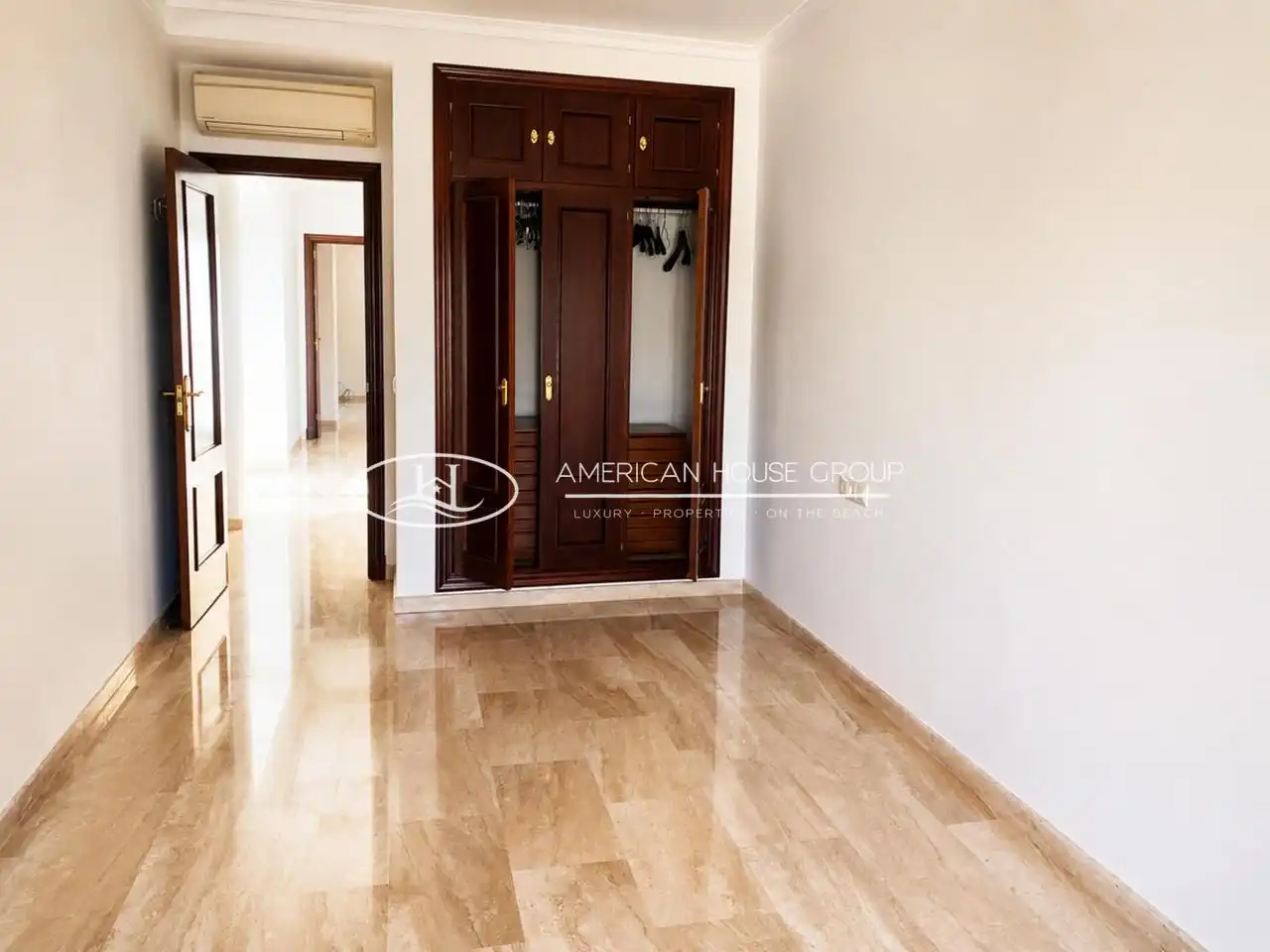 Flat for sale in Chiclana de la Frontera  with Air Conditioner