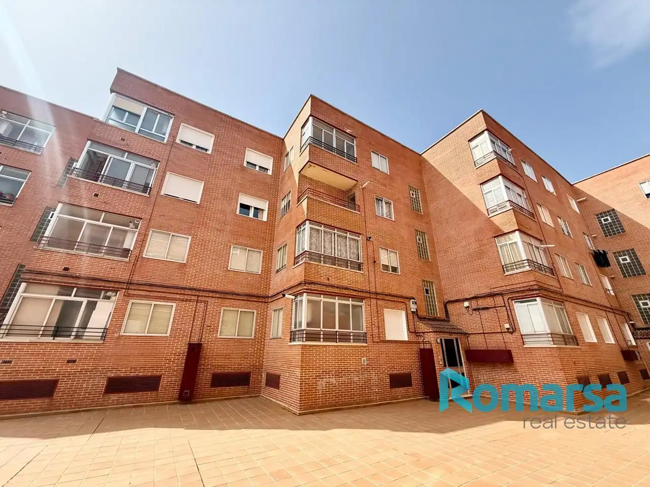 Vista exterior de Piso en venta en El Barraco  con Terraza y Amueblado