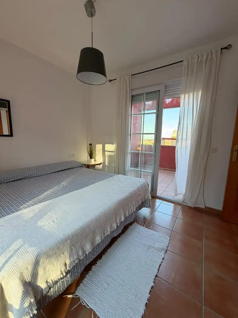Habitación de Casa adosada en venta en Islantilla con Jardín privado, Terraza y Trastero