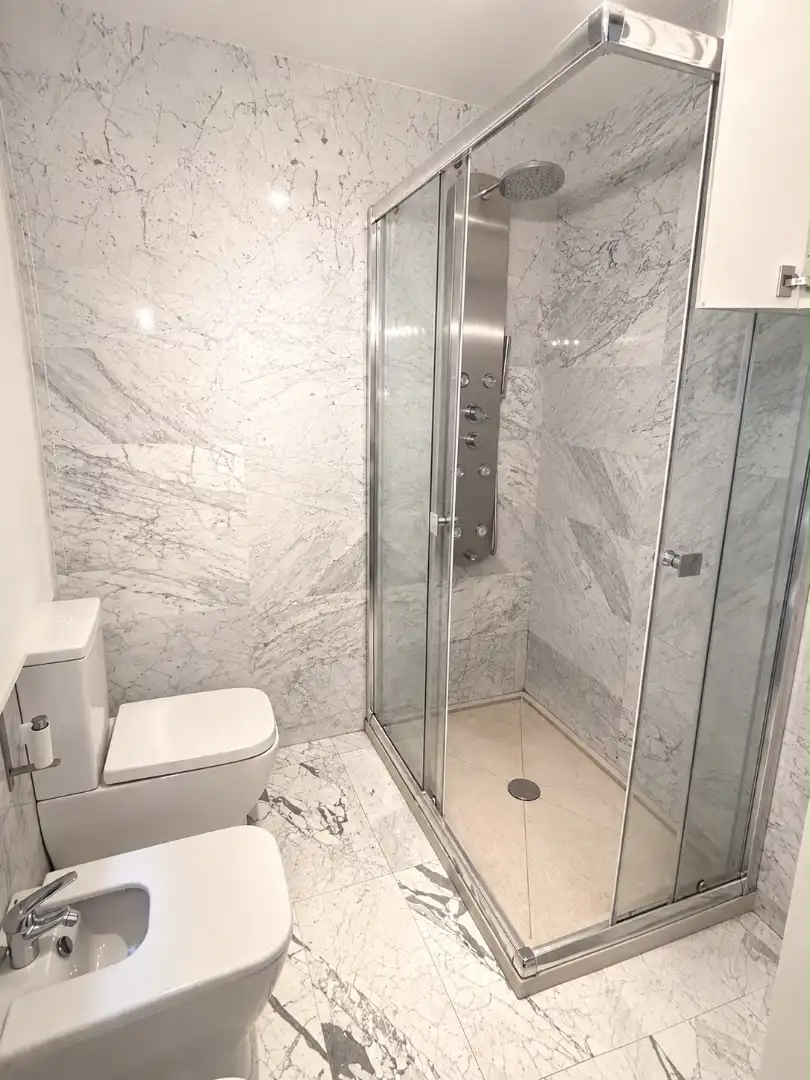 Appartement compact avec ascenseur à louer à Calle Bretón de los Herreros 40, imagen 5