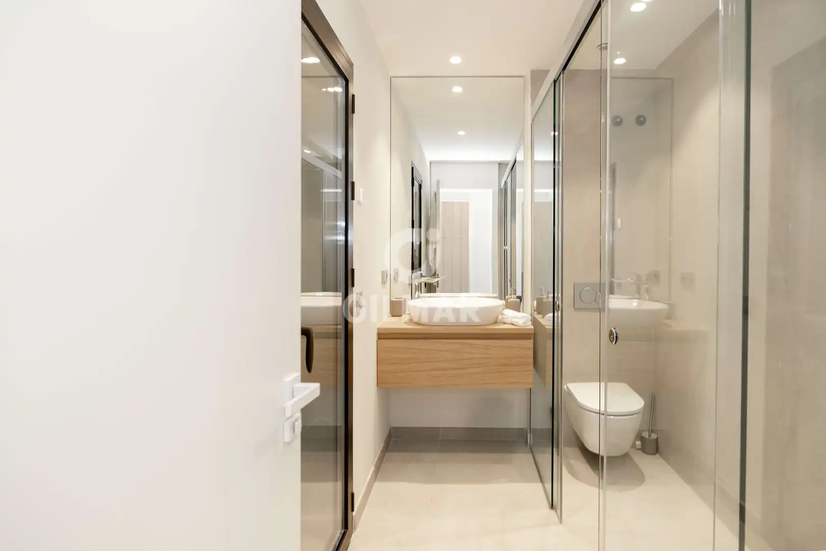 Badezimmer von Wohnungen zum Verkauf in Fuengirola mit Heizung, Privatgarten und Abstellraum