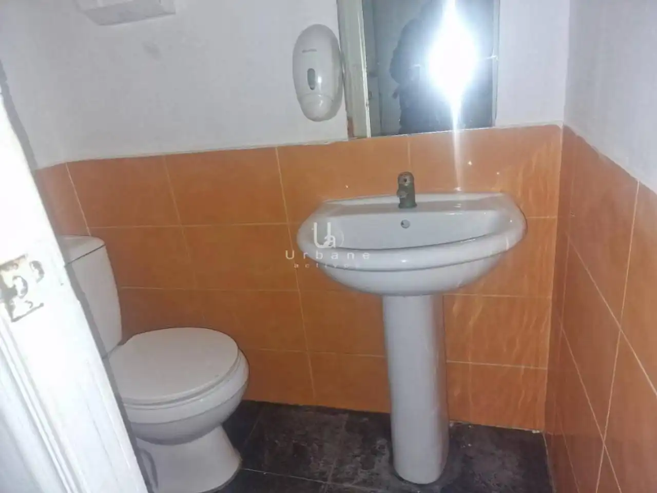 Baño de Local en venta en Valencia