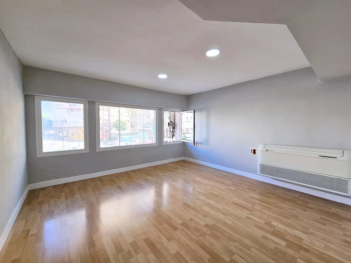 Office for sale in San Ginés