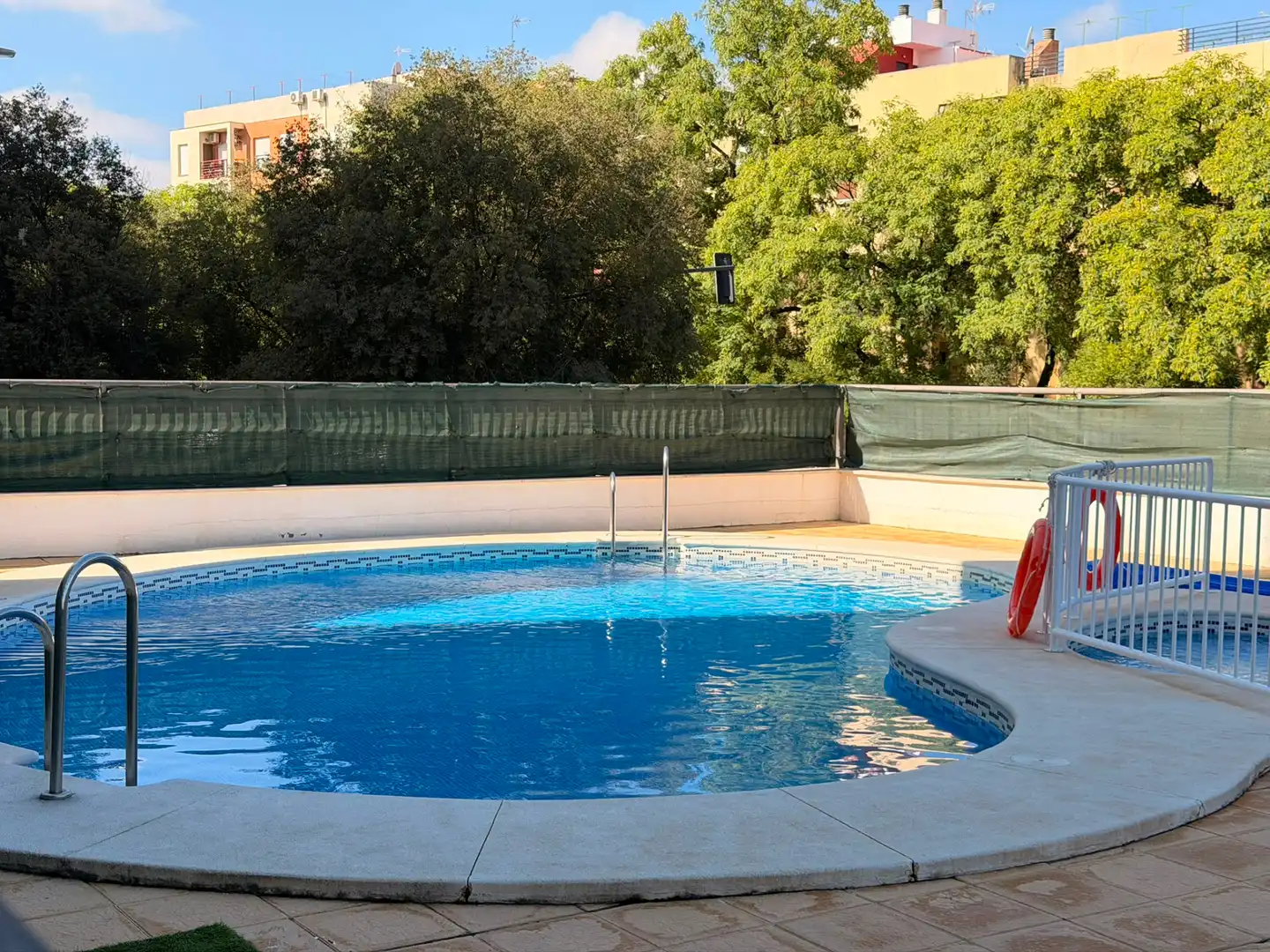 Piscina de Piso en venta en Sevilla con Aire acondicionado, Terraza y Piscina