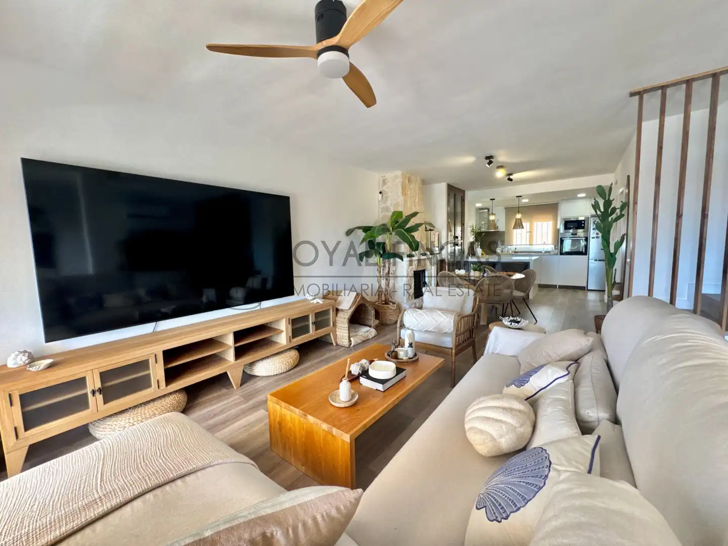 Living room of Detached homes for sale in Benalmádena  with Air Conditioner, Terrace and Furnished
