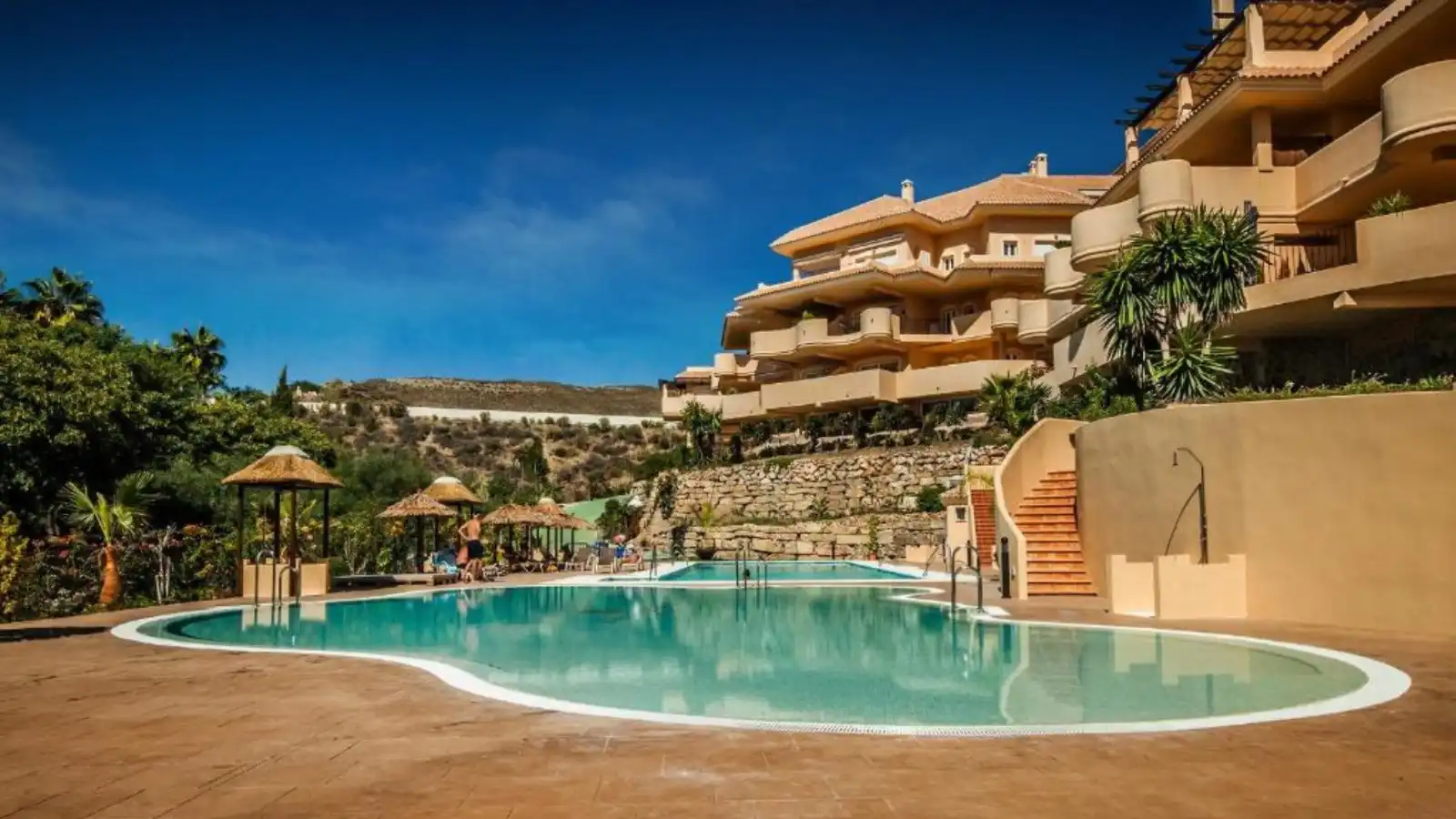 Apartment with terrace for sale in Nueva Andalucía, imagen 3