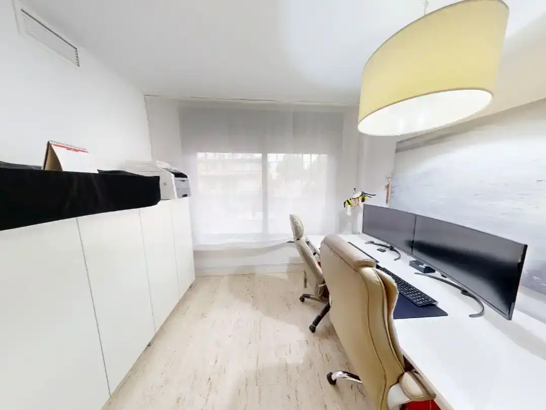 Flat for sale in Boadilla del Monte  with Air Conditioner, Private garden and Parquet flooring